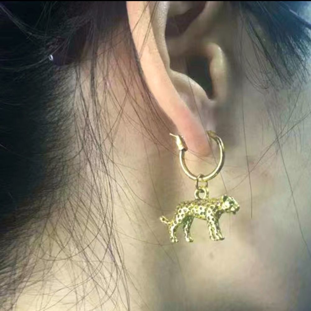 🐆Exquisite GoldTone Leopard 🐆 Hoop Drop Dangle Earrings